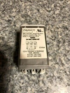 Dayton 5Z532 3PDT 24 Volt bobina 120/240 Volt 12 Ampere di carico - Foto 1 di 4