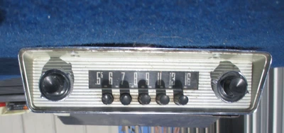1953 Ford Car AM Radio w/ Knobs OEM FOMOCO NICE FACE !!!! - Image 1 of 4