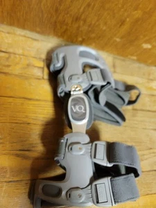 VQ OrthoCare Kniebandage klappbar Arthrose LINKS STANDARD orthopädische Stütze - Bild 1 von 5