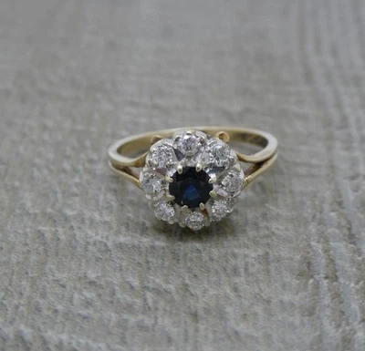 Stunning Vintage 9ct Gold 0.30ct Sapphire & 0.40ct Diamond Halo Ring Size P 1/2 - Image 1 of 4