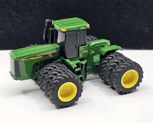Tractor articulado diecast Ertl John Deere 9420 1/64 con triple juguete agrícola - Imagen 1 de 7