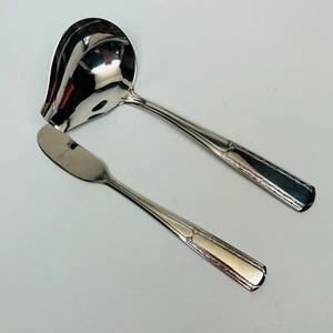 Vintage PROVIDENCE "PLAZA" STAINLESS GRAVY LADLE & BUTTER SPREADER USA Glossy - Picture 1 of 3