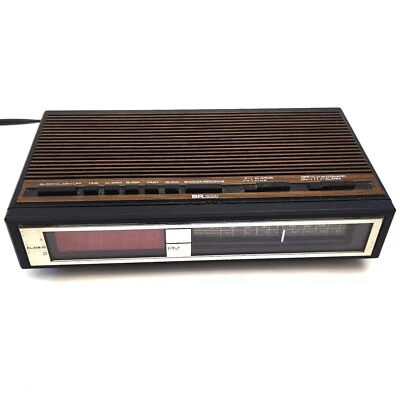 1980s SEARS Alarm Clock AMFM Radio, 2 Alarms Vintage Tested & Working SR3000 - Image 1 of 4