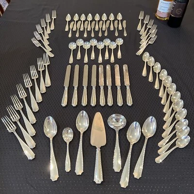 Raro juego de cubiertos de plata esterlina Tiffany "Marquesa" 71 piezas Foto 1 de 4