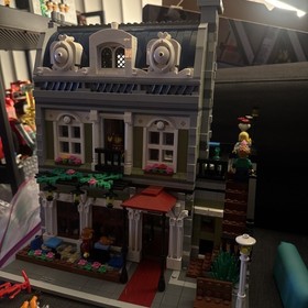 LEGO Creator Parisian Restaurant (10243) 