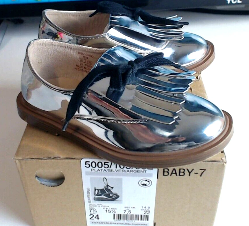 Zara Kids Girls Metallic Silver Patent Leather Oxford Lace Up Shoes Size 7 1/2  - Image 1 of 4