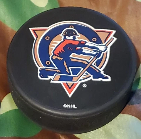 EDMONTON OILERS NHL RARE working Man Logo VEGUM & INGLASCO MFG. Made🇸🇰 VINTAGE Cover