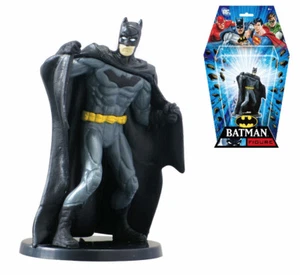 MONOGRAM DC COMICS BATMAN DEFENDING 2 3/4-INCH COLLECTABLE MINI-FIGURE - Picture 1 of 2