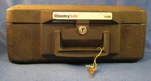SENTRY 1100 HOME SECURITY PORTABLE WATER & FIRE PROOF LOCK BOX SAFE WITH 1 KEY - Picture 1 of 10