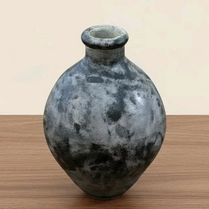 Signed Studio Pottery Vase – Mottled Black & Gray Finish – Bottle Form – 2005 - Picture 1 of 7