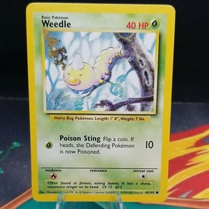 Weedle 69/102 1999-2000 4ta impresión casi como nueva conjunto base común del Reino Unido - Imagen 1 de 2