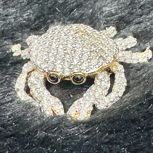 SIGNED SWAROVSKI PAVE CRYSTAL CRAB~BROOCH 22KT GOLD PLATING RETIRED - Picture 1 of 5