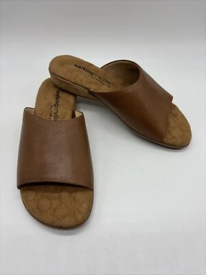 Sandália feminina Walking Cradles couro cam palmilha plana tamanho 8W bronzeada - Imagem 1 de 4