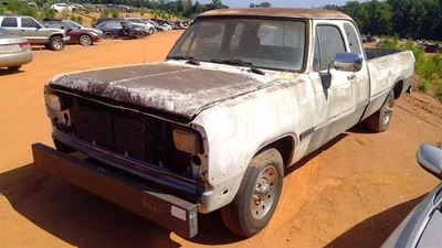 Passenger Front Spindle/Knuckle 3600 Lb Axle Fits 81-94 DODGE 350 VAN 256881 - Image 1 of 4