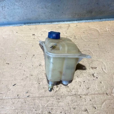 Depósito de expansión de refrigerante motor Audi 90 B3 80 B4 8A0121407A 2.0 gasolina Foto 1 de 4