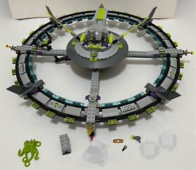LEGO 7065 AlienMothership - 98% Complete Partial Minifig - NO manual/box Retired