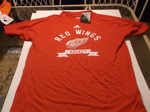 Detroit Red Wings NHL Team apparel Adidas Climalite shirt S Cover