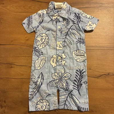 Mameluco floral Wes & Willy UNC Infantil 6M Carolina Azul Carolina del Norte Tacones alquitranados Foto 1 de 4