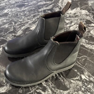 Red Wing Heritage Men Classic Chelsea Boots Black Harness Sz 9.5D 2nds - Picture 1 of 16