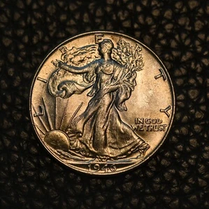 (ITM-6442) 1946-P Walking Liberty Half ~ Uncirculated BU ~ COMBINED SHIPPING! - Picture 1 of 3