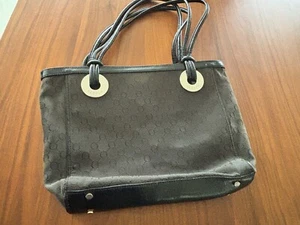 Ladies Signature 'O' Black Oroton  Leather Handbag - Picture 1 of 5