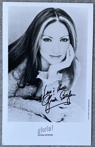 Gloria Estefan Signed 5x8 B&W Promo Press Photo - Collectible Cover