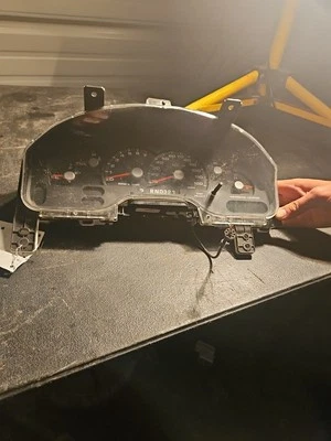 Ford Explorer 2005 velocímetro usado Foto 1 de 3