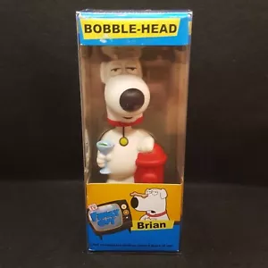 FUNKO FAMILY GUY SERIES 1 BRIAN WACKY WOBBBLER BOBBLE HEAD + PVC PROTECTOR - Picture 1 of 8