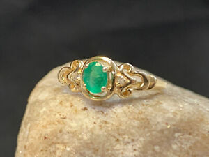 14K Yellow Gold Diamond Accent Ring 2.28g Fine Jewelry Sz 6.5 Band Green Stone
