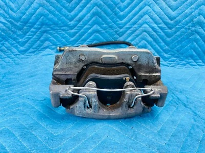 Оригинальный суппорт переднего пассажирского тормоза Jaguar XJ6 со шлангом и колодками 1995 1996 1997 годов выпуска - Изображение 1 из 4