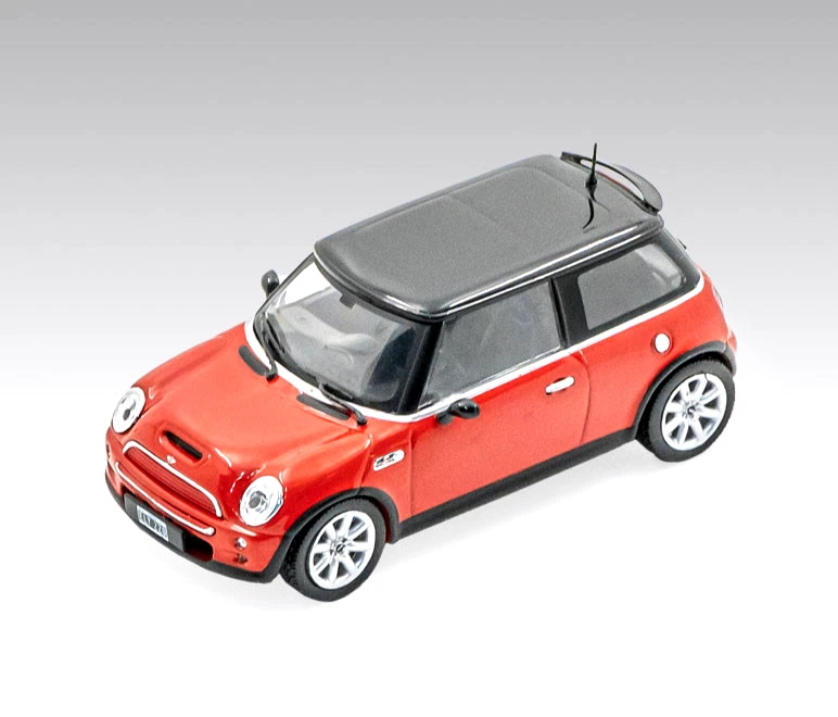 Mini Cooper S 2004 Rare Argentina Diecast Car Scale 1:43 + Magazine - Image 1 of 3