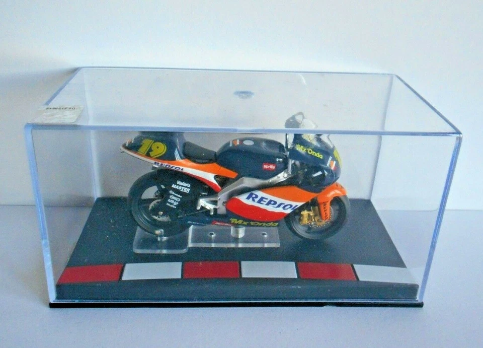 Aprilia RSW250 Sebastian Porto 2004 Scale 1/24 Motorcycle - Image 1 of 1