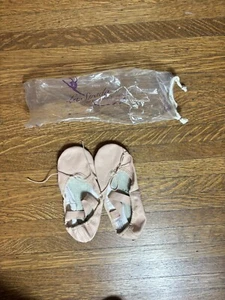 Neu im Karton Capezio Kinder Ballerinas �� rosa Gr. 3 - Bild 1 von 4