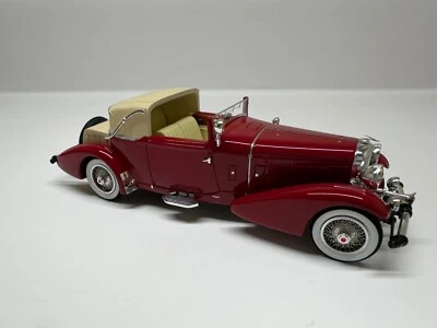 1932 Dusenburg Convertible J481 Model Car by Chiera Ilario-France - Image 1 of 4