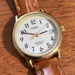 Timex Womans Watch Gold Tone Date Dial w Indiglo Leather Band Works w New Batt - Picture 1 of 7