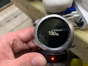 Samsung Galaxy Gear S3 Classic Smart Watch CHARGES BUT WILL NOT TURN ON - Picture 1 of 8