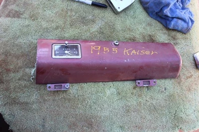 Kaiser 1955 tapa de guantera + reloj - está en excelente estado Foto 1 de 3