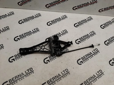 Подлинный кронштейн для ручки передней левой двери Volvo V70 MK3 2007-2016 30784202 - Изображение 1 из 4