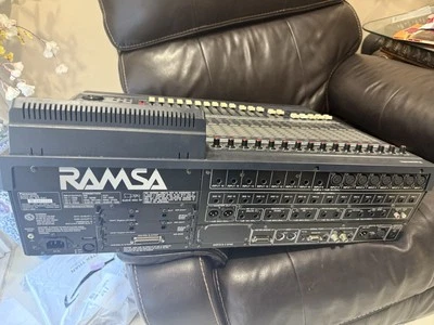 Bonita consola profesional mezcladora de audio Panasonic Ramsa WR-8118 años 90 sin probar Foto 1 de 4
