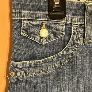 Lee Comfort Waistband Women's Jean Shorts Size 14M Blue Denim 5 Pockets - Picture 1 of 7