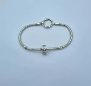Pulsera Pandora plata de ley 925 con un Pandora Charm - Imagen 1 de 3