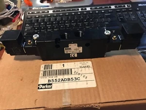 NEW PARKER Pneumatic Solenoid Air Control Valve B552ADB53C NEW open box - Picture 1 of 4