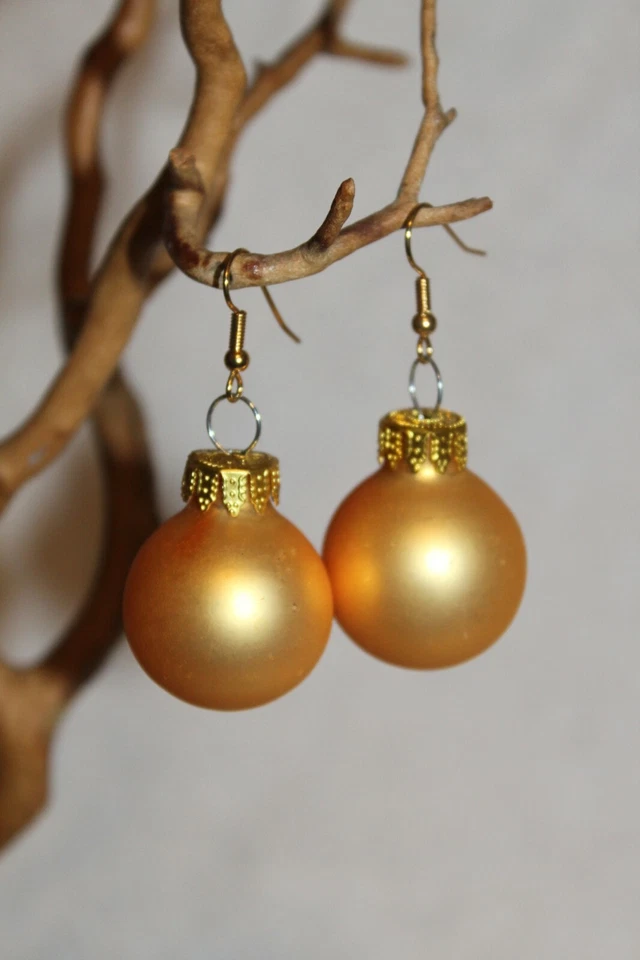 Pendientes de Navidad con bola de vidrio dorado mate adorno navideño 2" Foto 1 de 1