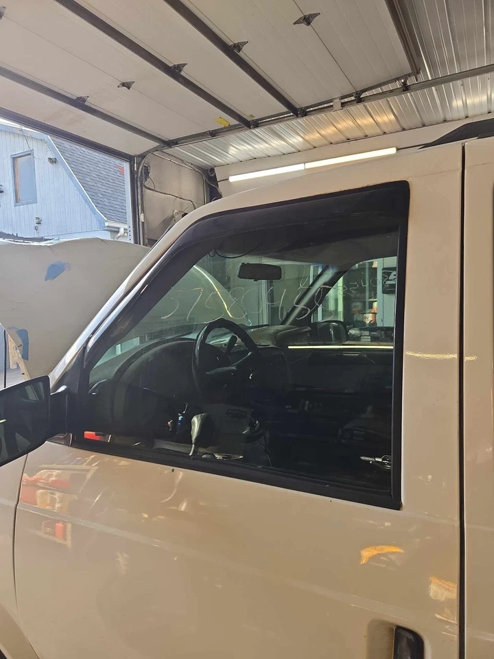 Puerta delantera izquierda vidrio delantero usado se adapta a: Chevrolet Astro 2003 delantero izquierdo grado A Foto 1 de 4