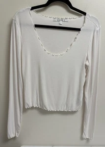 Guess Women’s Top Size Large L Cream Long Sleeve Lettuce Hem Ribbed Knit Shirt - Picture 1 of 3