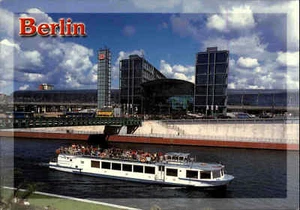 BERLIN Schiff SPREE Fahrgastschiff Personenschiff MILAN am Hauptbahnhof Bahnhof - Picture 1 of 2