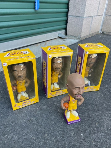 Lot of 4-Los Angeles Lakers Devean George/Karl Malone Bobblehead  7 inch-2004 Cover