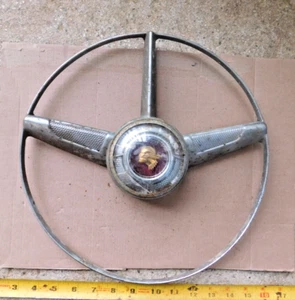 STEERING WHEEL HORN BLOW RING & BUTTON 1953-54 PONTIAC CARS CHIEFTAN STAR CHIEF - Foto 1 di 8