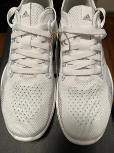 Adidas women shoes size 8.5, Brand New With The Box - Picture 1 of 4