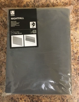 Panel de cortina opaco de carbón Nightfall Umbra 1018181-149 51 pulgadas W X 72 pulgadas. L Foto 1 de 2